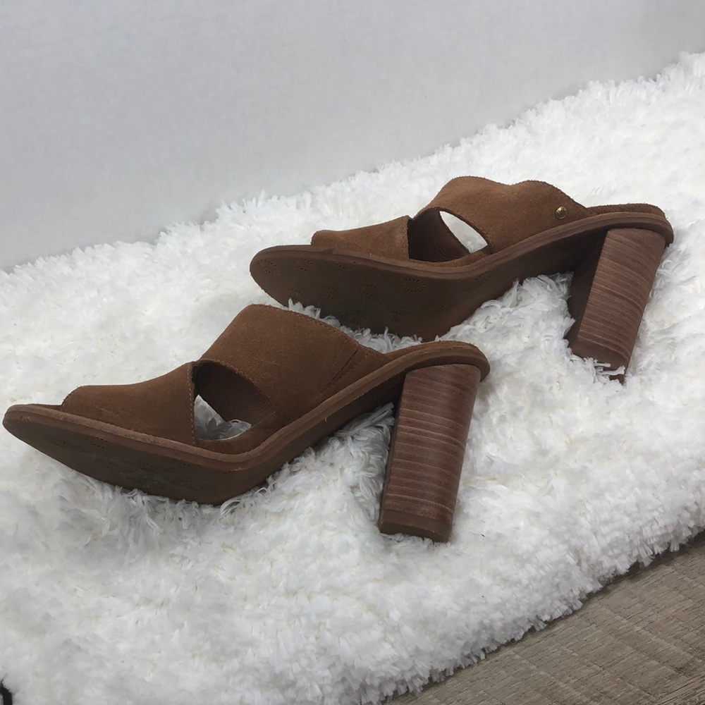 UGG cognac colored open toe sandals